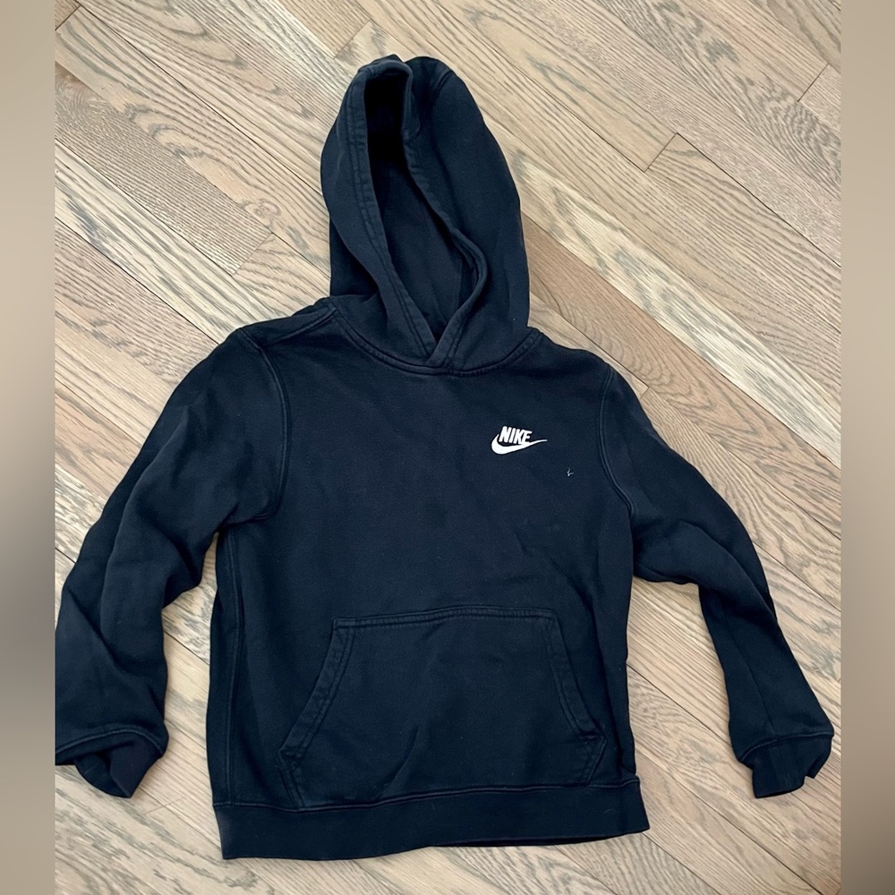NIKE Boy's Sportswear Pullover Hoodie. Size Small (8)